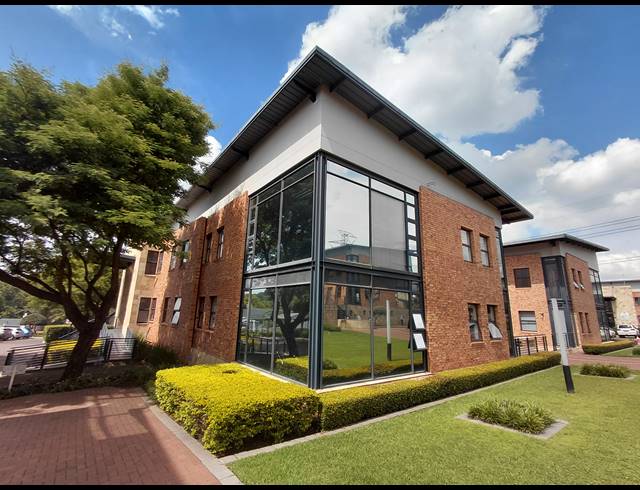 11,947M² OFFICE FOR SALE IN PAULSHOF